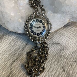 Elegant Silver tone Chain Vintage watch 17 jewels wind up Necklace